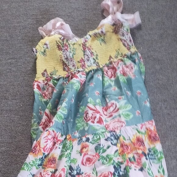 Dresses & Skirts - Tie shoulder floral maxi dress